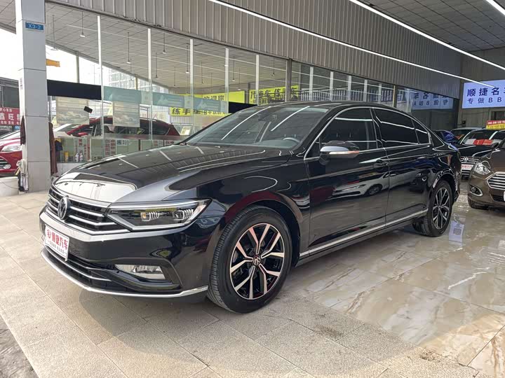 Фото 1 - Volkswagen Magotan