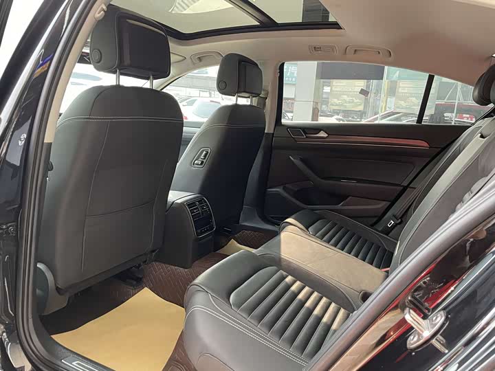 Фото 5 - Volkswagen Magotan