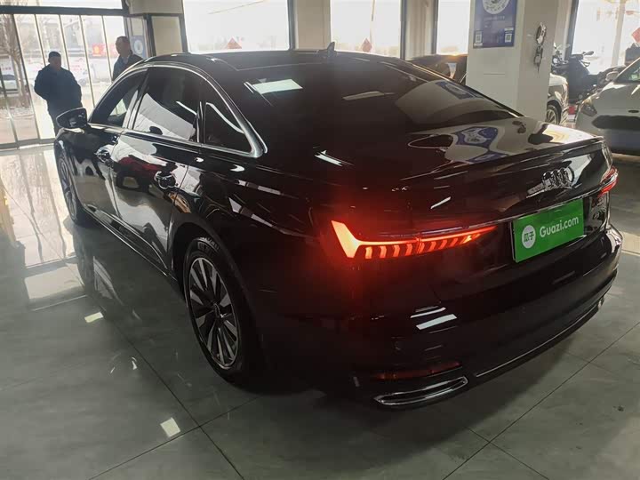 Фото 5 - Audi A6L