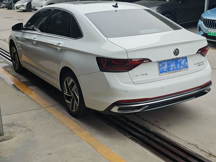 Фото 9 - Volkswagen Sagitar L