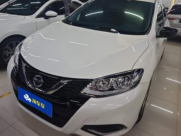 Фото 1 - Nissan Tiida