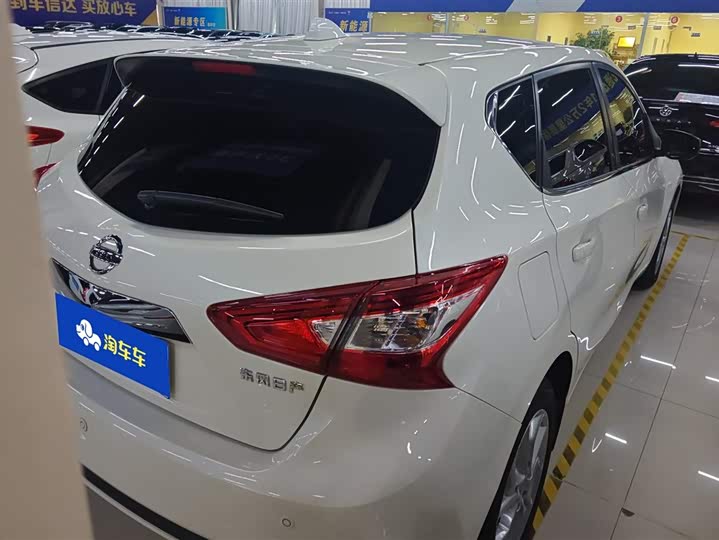 Фото 3 - Nissan Tiida