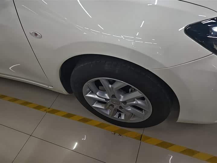 Фото 6 - Nissan Tiida