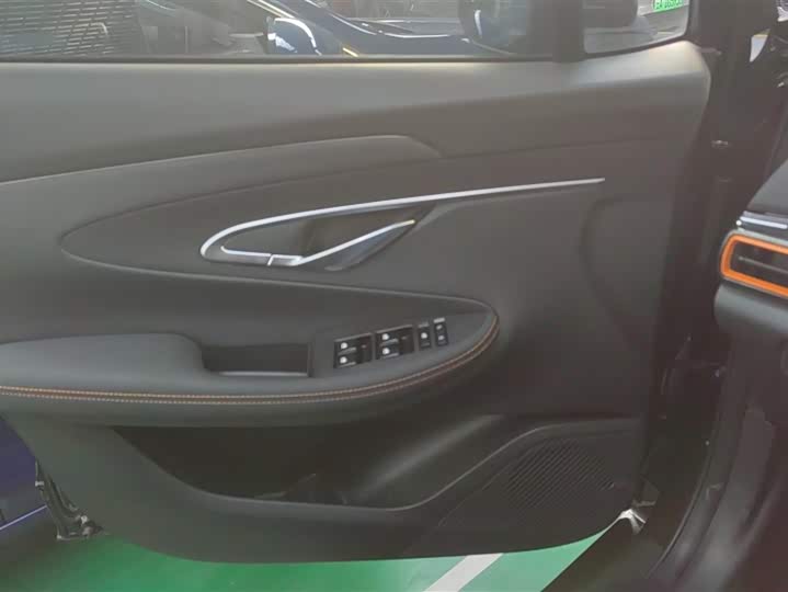 Фото 7 - Changan UNI-T