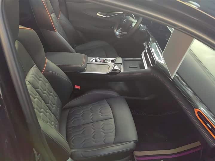 Фото 8 - Changan UNI-T