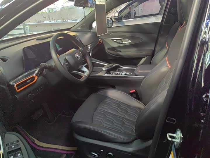 Фото 9 - Changan UNI-T