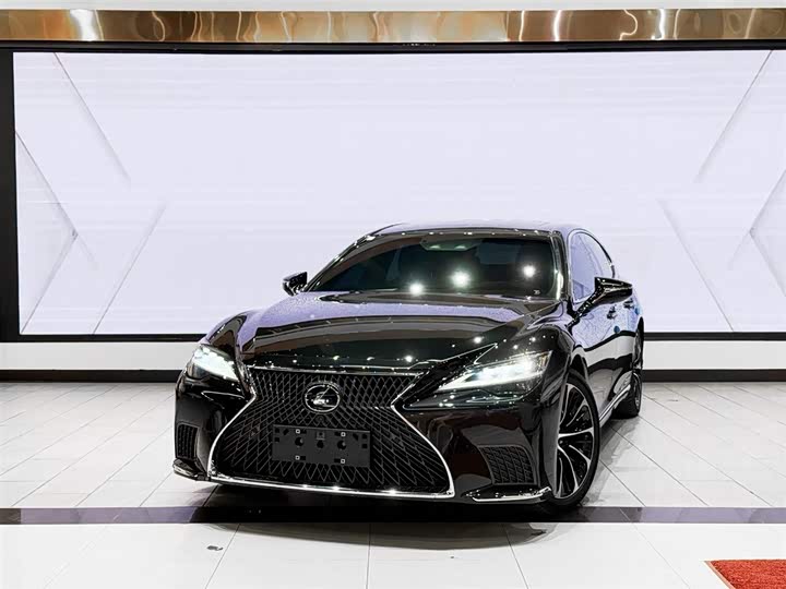 Фото 3 - Lexus LS