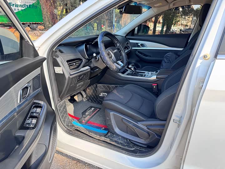 Фото 9 - Jetour X70