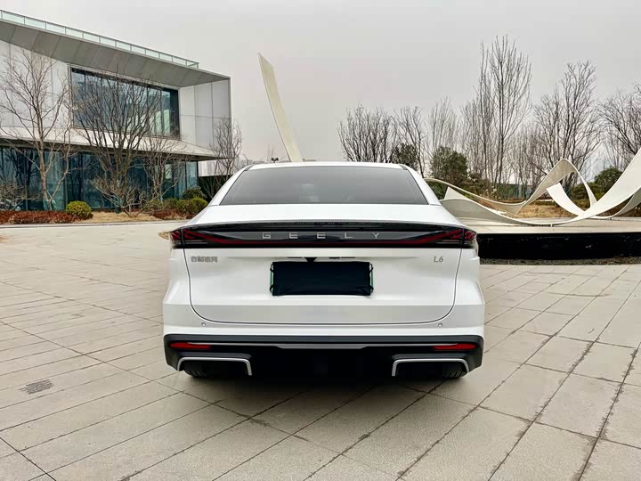 Фото 8 - Geely Galaxy L6