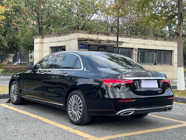 Фото 6 - Mercedes-Benz E-Class