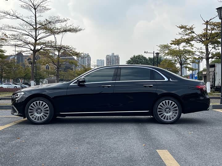 Фото 7 - Mercedes-Benz E-Class