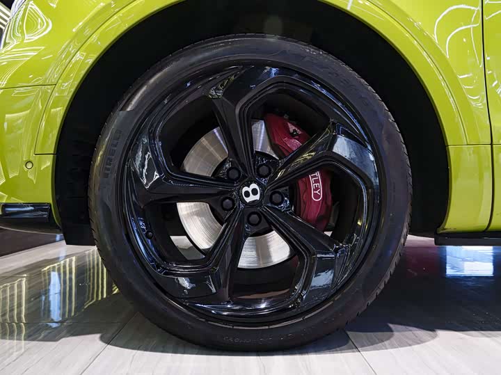 Фото 9 - Bentley Bentayga