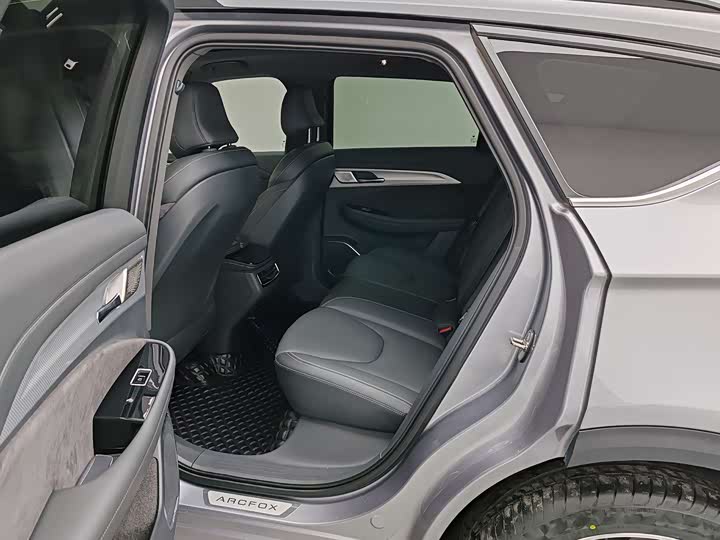 Фото 9 - BAIC Arcfox Alpha T