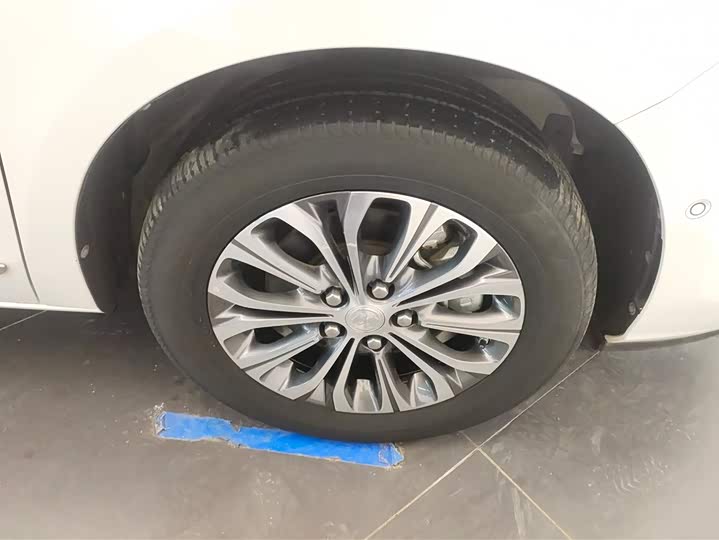 Фото 6 - Buick GL8 ES