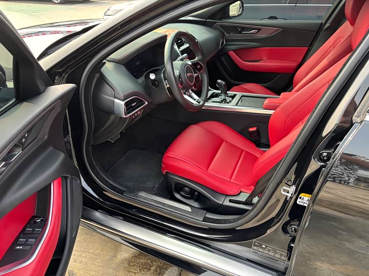 Фото 5 - Jaguar XE L