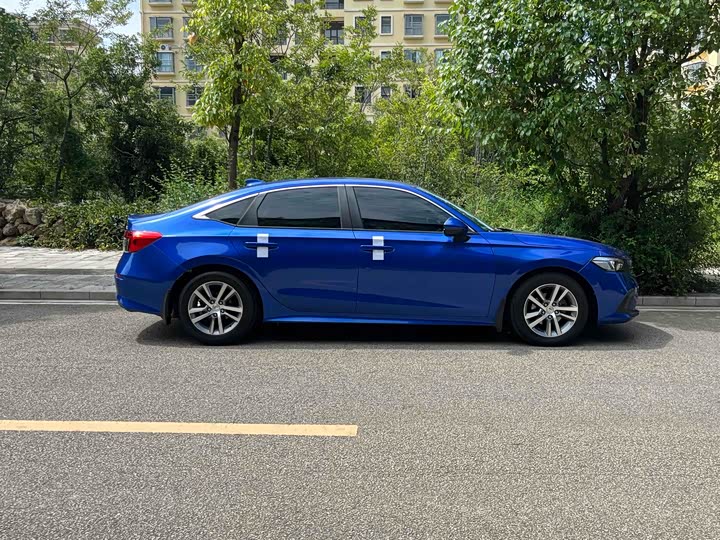 Фото 8 - Honda Civic