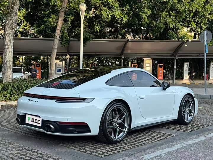 Фото 8 - Porsche 911