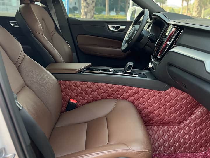 Фото 6 - Volvo XC60