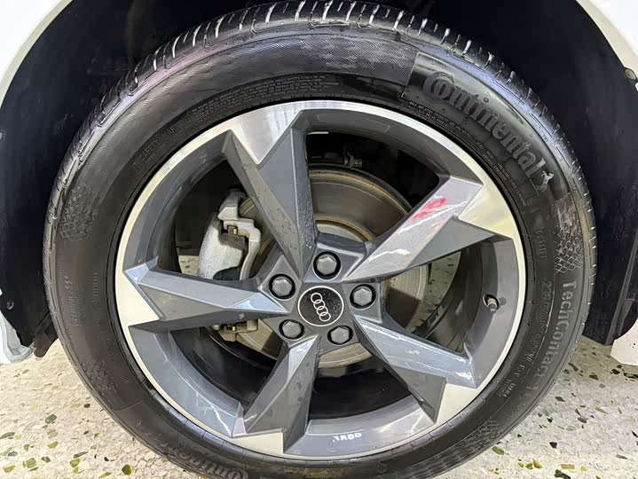 Фото 4 - Audi Q3