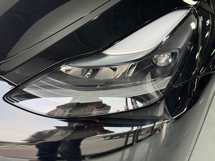 Фото 3 - Tesla Model Y