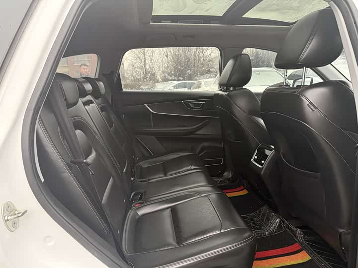 Фото 8 - Chery Tiggo 8