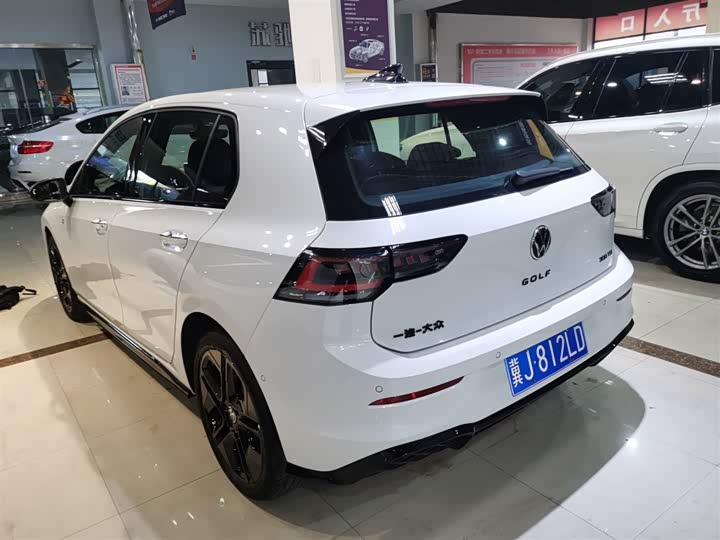 Фото 5 - Volkswagen Golf