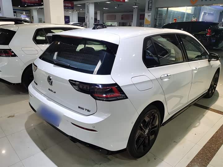 Фото 7 - Volkswagen Golf