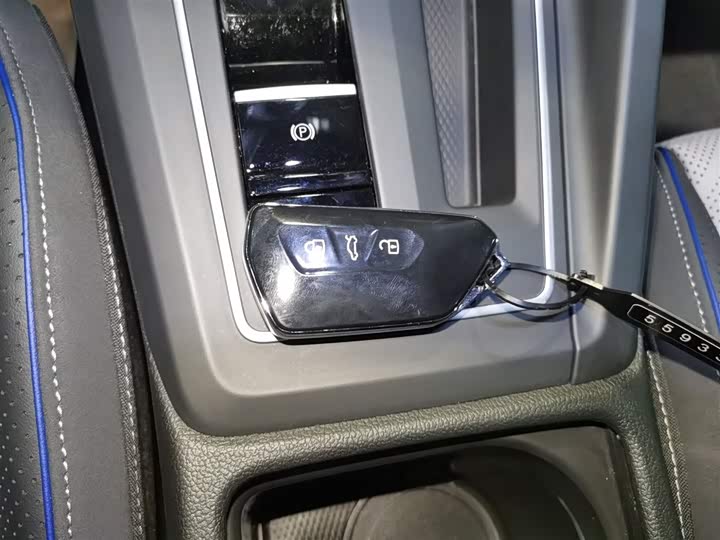 Фото 9 - Volkswagen Golf