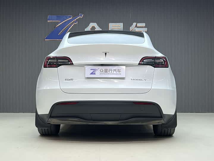 Фото 3 - Tesla Model Y