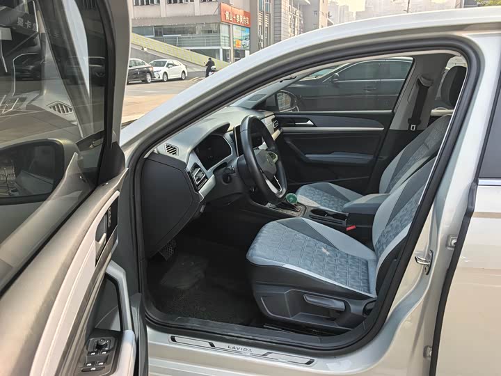 Фото 5 - Volkswagen Lavida