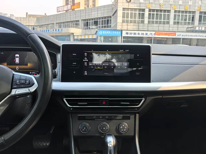 Фото 9 - Volkswagen Lavida