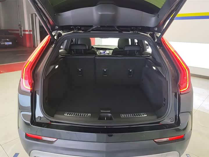 Фото 4 - Cadillac XT4