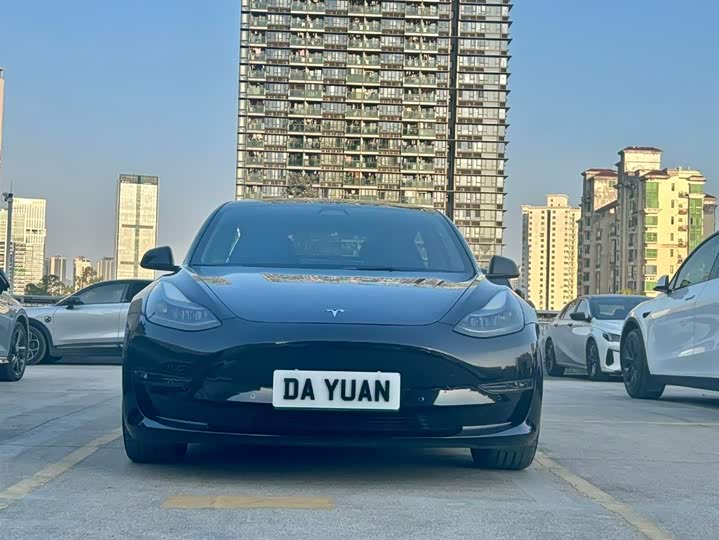 Фото 2 - Tesla Model 3