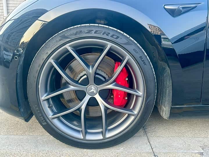 Фото 6 - Tesla Model 3