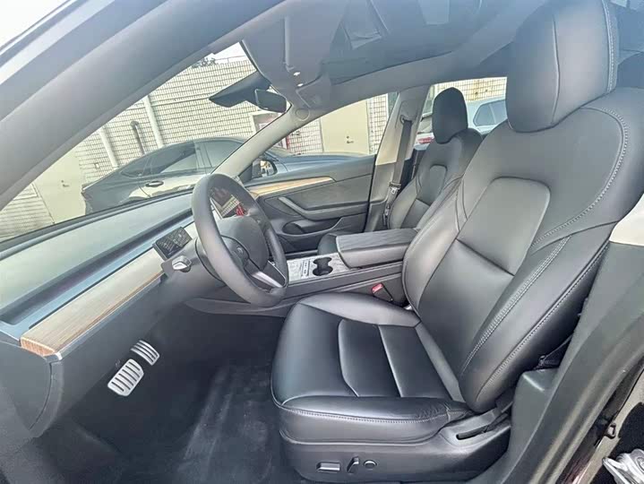 Фото 7 - Tesla Model 3