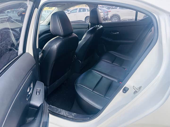 Фото 7 - Nissan Sylphy