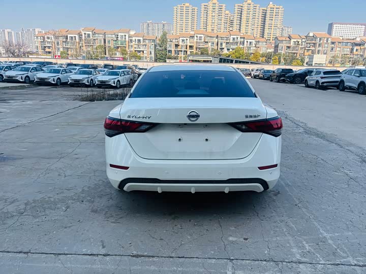 Фото 9 - Nissan Sylphy