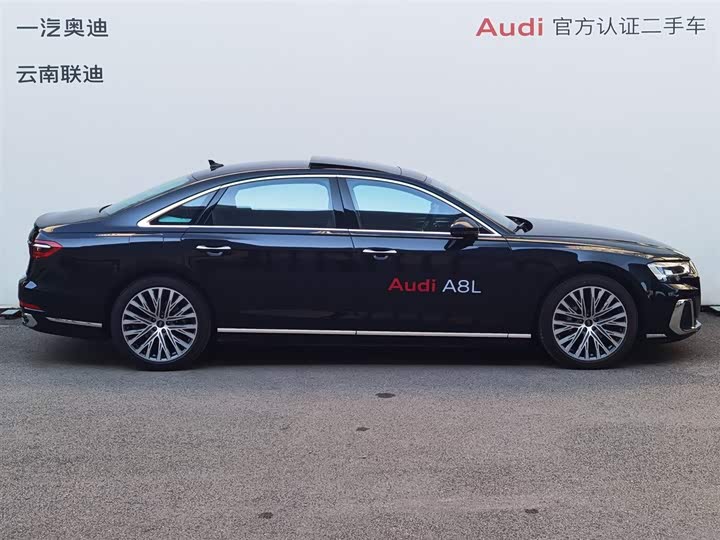 Фото 3 - Audi A8