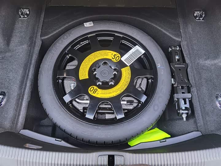 Фото 7 - Audi A8