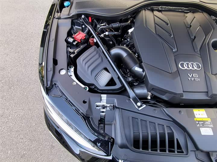 Фото 9 - Audi A8