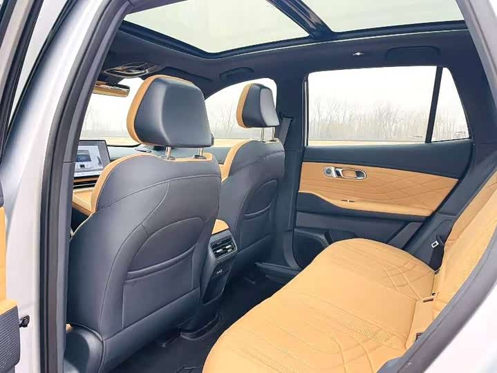 Фото 4 - Geely Galaxy Starship 7