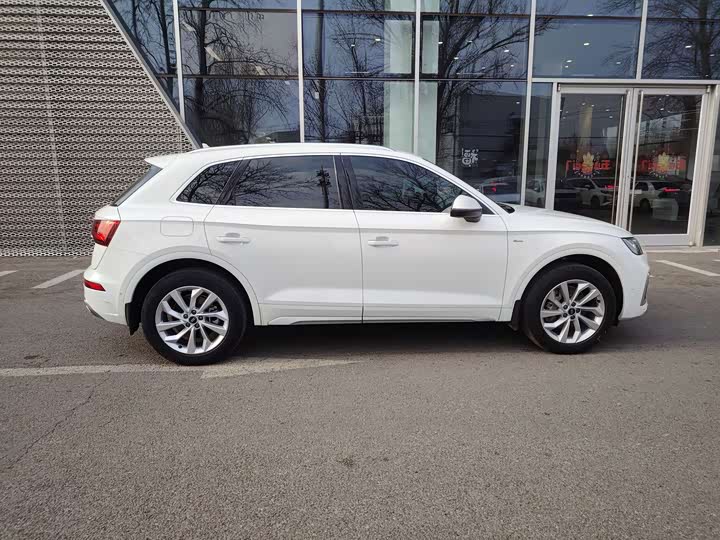 Фото 3 - Audi Q5L