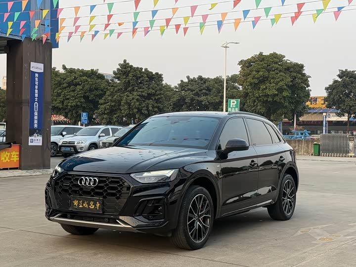 Фото 2 - Audi Q5L