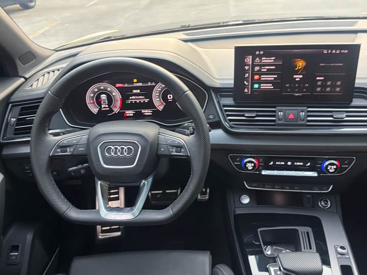 Фото 6 - Audi Q5L