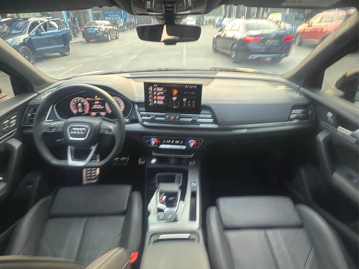 Фото 7 - Audi Q5L