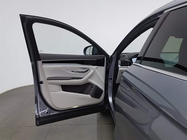 Фото 8 - BYD Song Plus Hybrid/EV