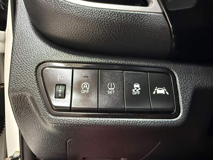 Фото 9 - Kia KX3