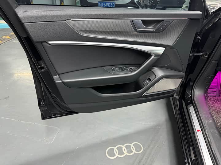 Фото 4 - Audi A6L