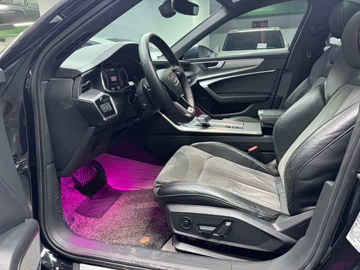 Фото 5 - Audi A6L