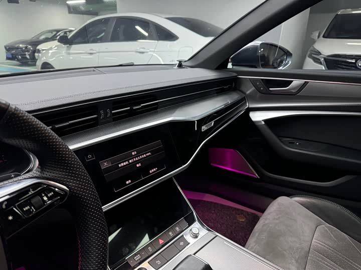 Фото 6 - Audi A6L